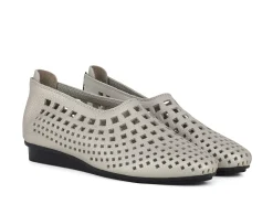 ARCHE Slip-Ons* pearl