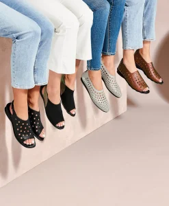ARCHE Slip-Ons* pearl